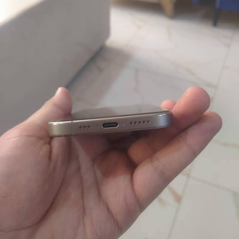Apple iPhone 15 Pro 6