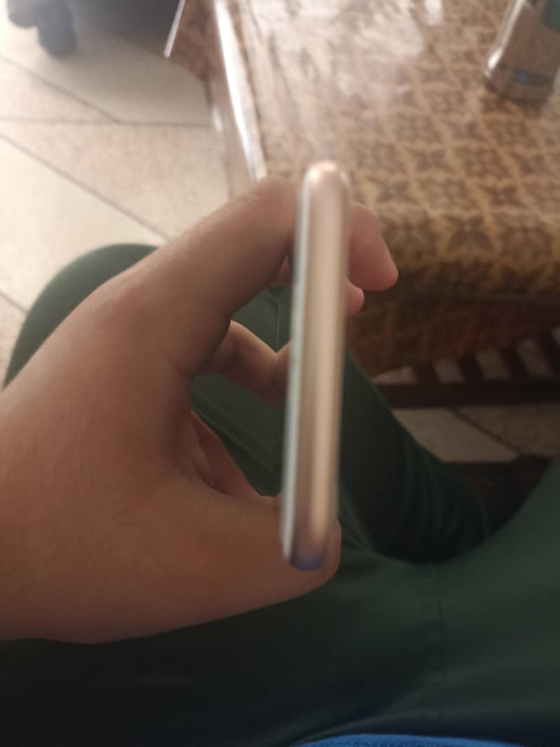 iPhone 8 4