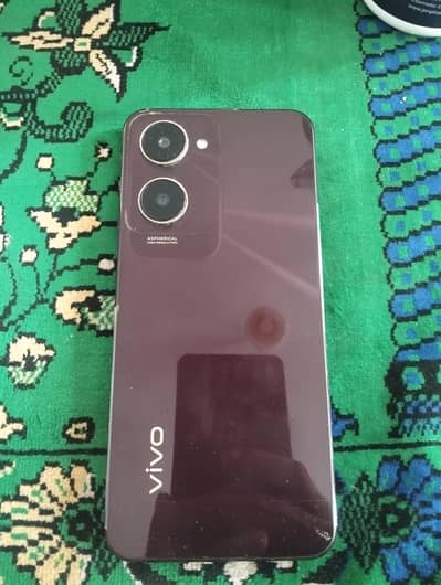 Vivo y18 4gb ram 128gb memory