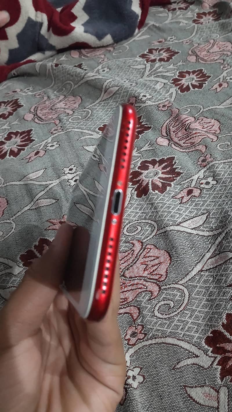 Apple iPhone 7 Plus 0