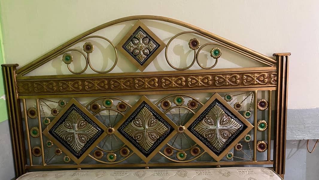 iron bed 2
