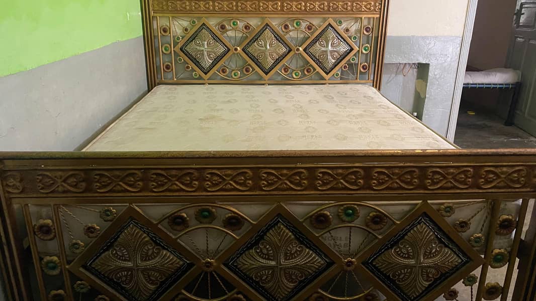iron bed 3