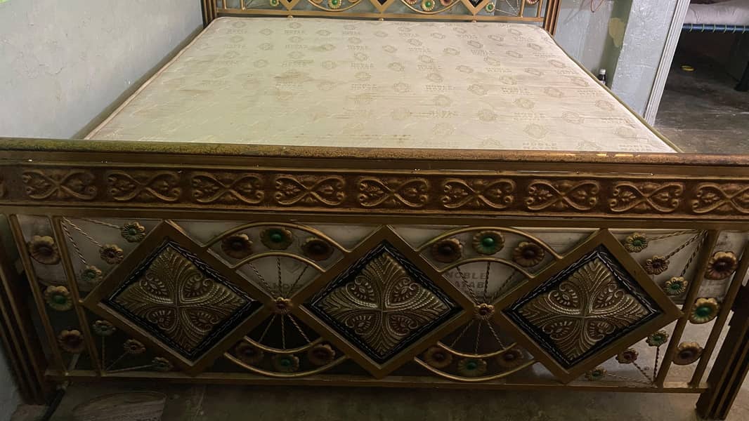 iron bed 4