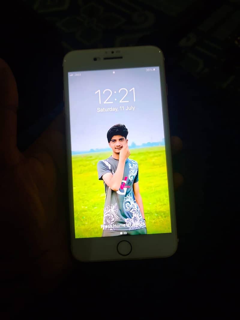 Apple iPhone 7 Plus 9