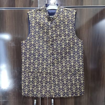 ReUnito Full embroidery waistcoat for events and functions