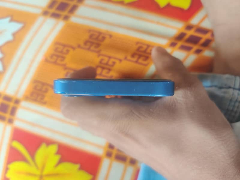 Apple iPhone 12 mini 4