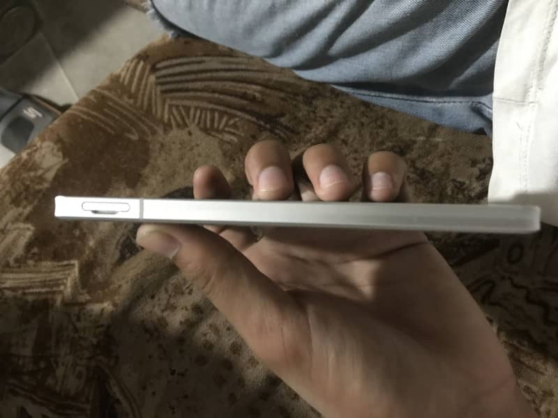 Sharp Aquos Sense 3