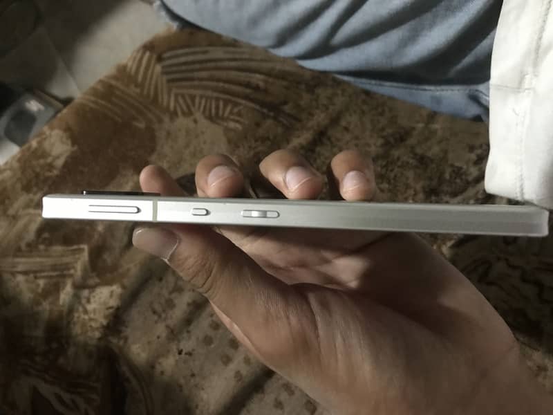 Sharp Aquos Sense 4