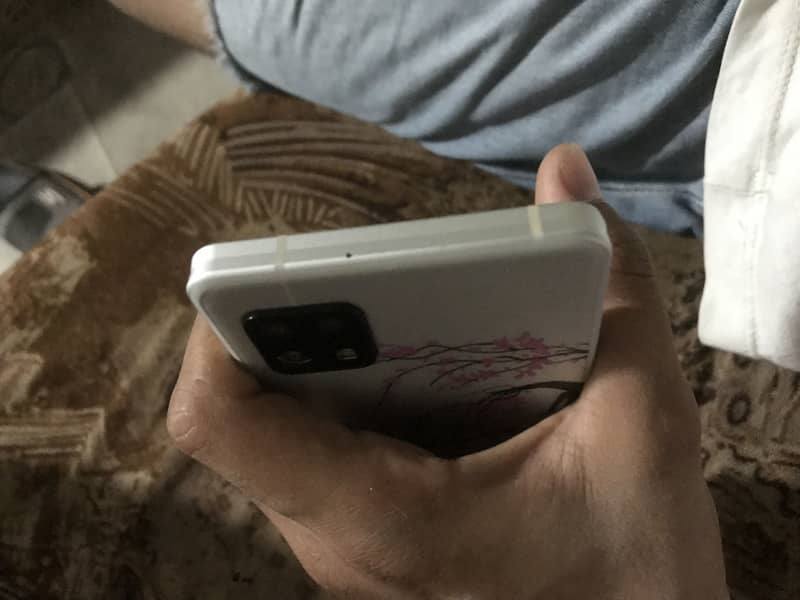 Sharp Aquos Sense 5