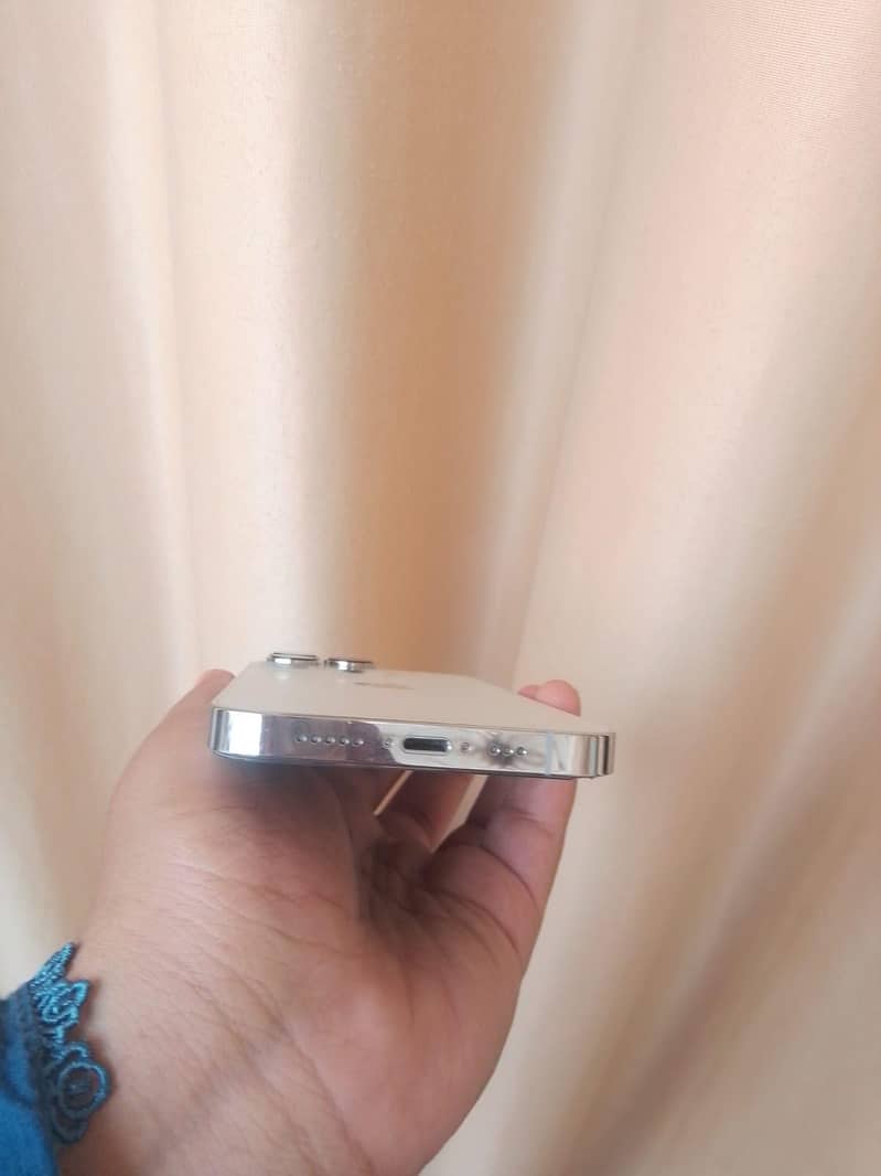 Apple iPhone 13 Pro 4