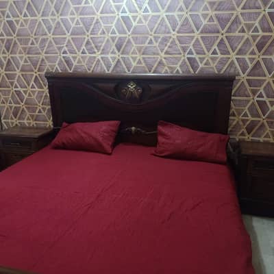 Bed with sidetables dressing sell