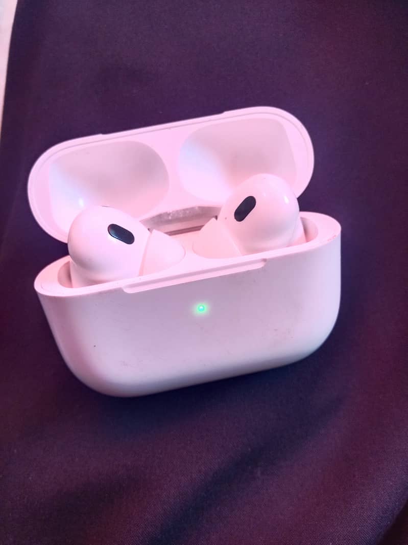 Apple pro 2 earbuds 0