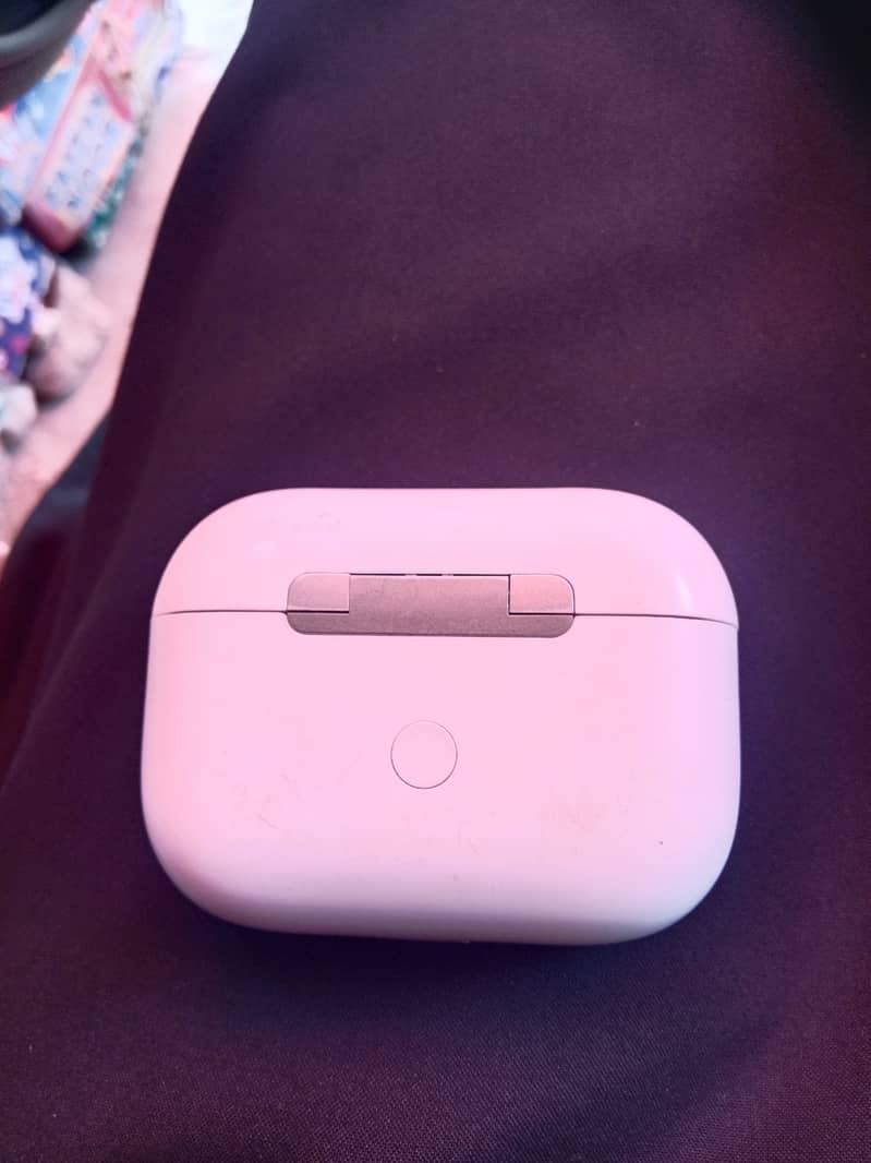 Apple pro 2 earbuds 1