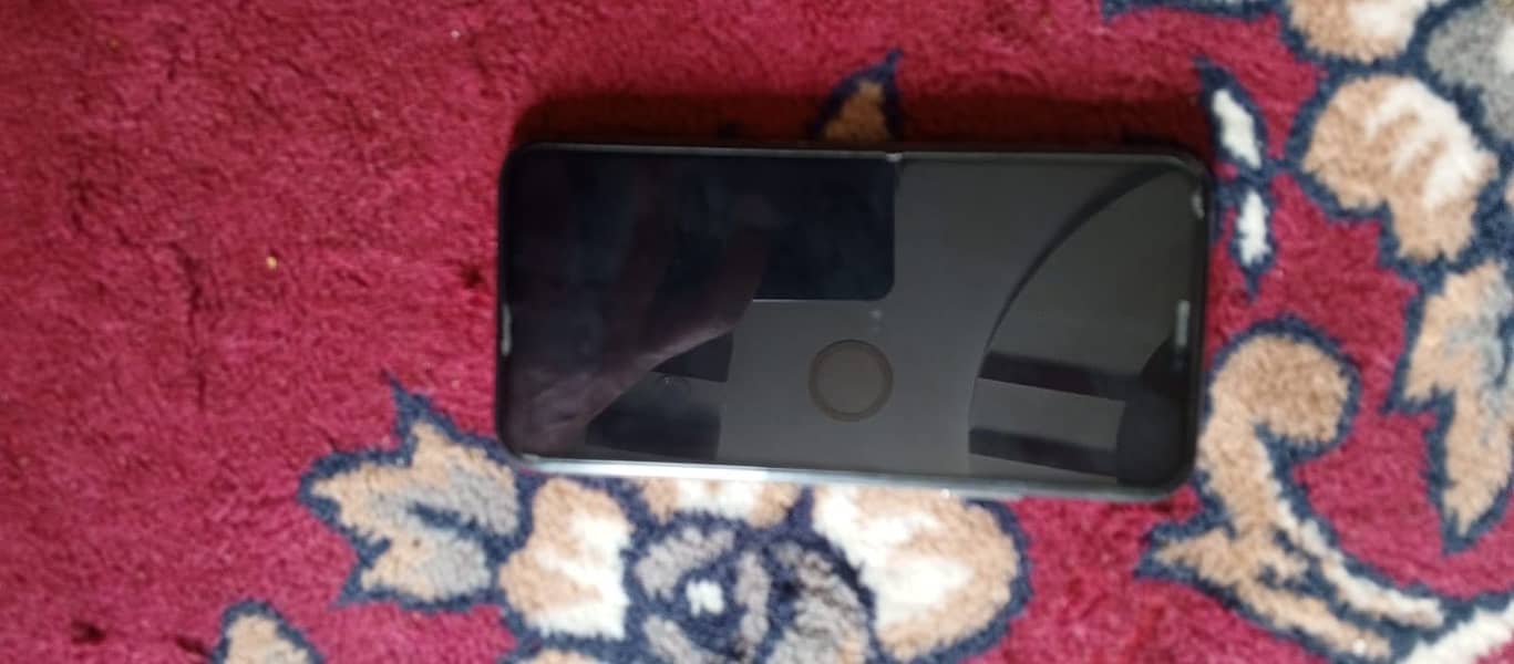 Apple iPhone XS 4