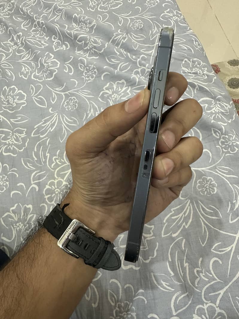 Apple iPhone 13 Pro 1