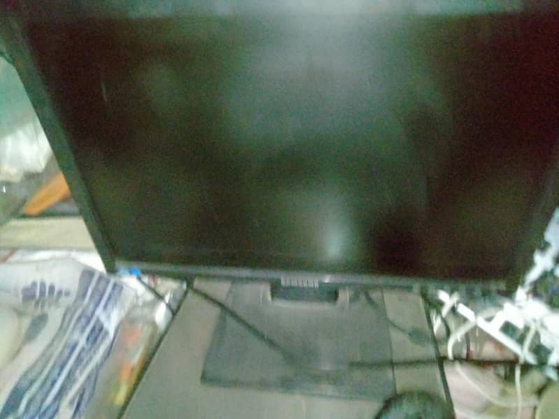 compelet computer setup with lcd keybored 3