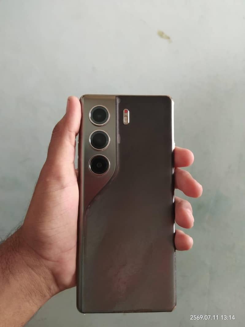 Tecno CAMON 40 Pro 0