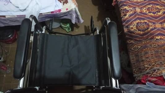 black colour veel chair