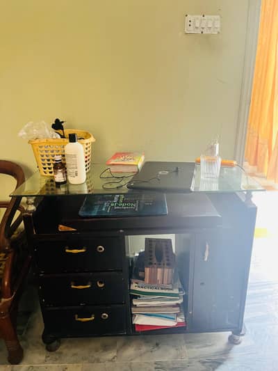 Computer table for sale