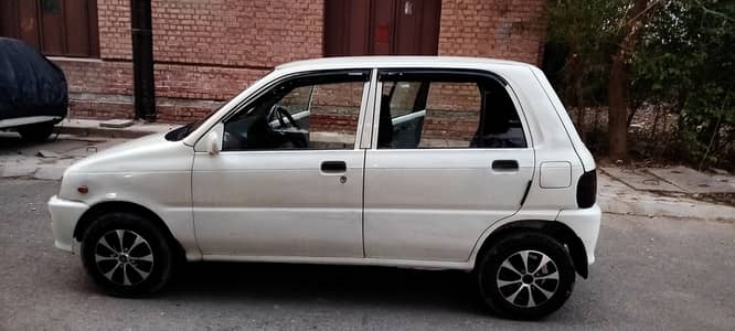 Daihatsu Cuore 2005