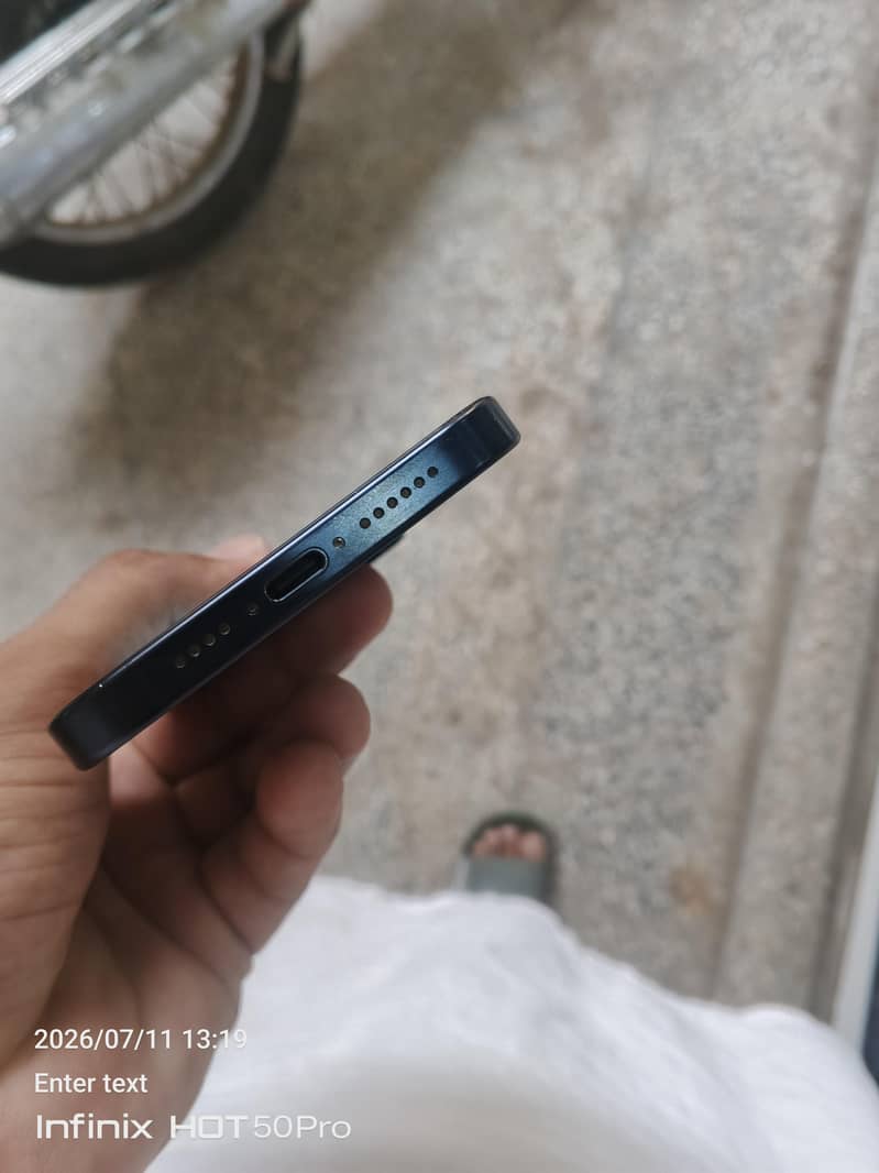 Apple iPhone 15 Pro Max 4