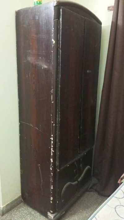2 Door's wooden wardrobe. .