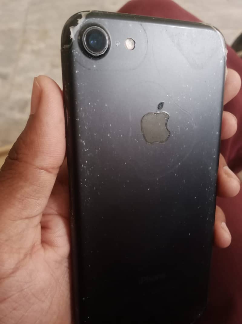 Apple iPhone 7 1