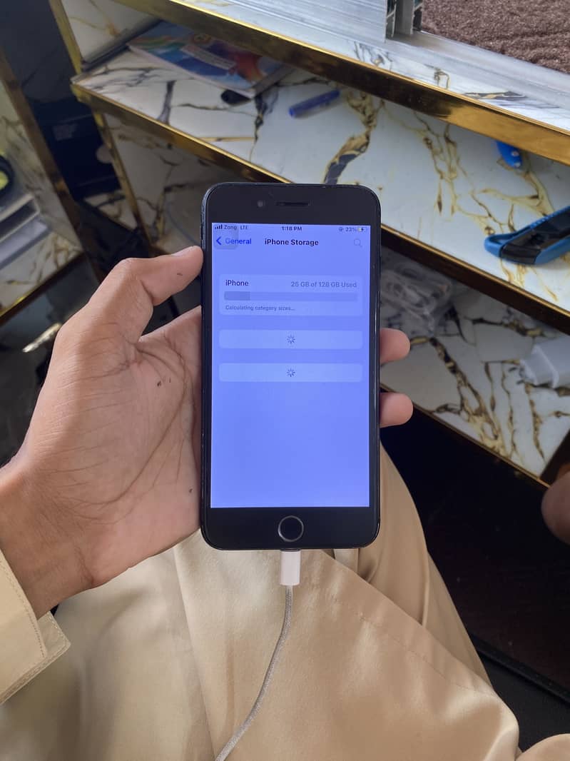 Apple iPhone 7 Plus 1