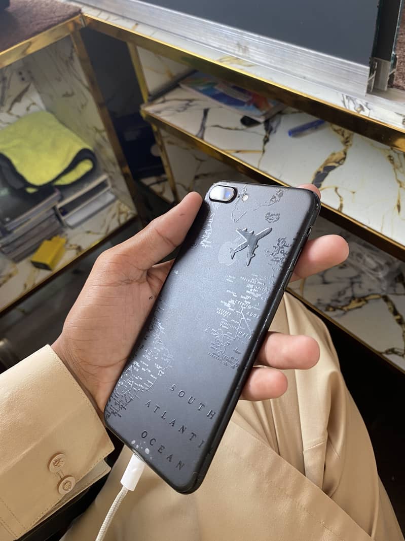 Apple iPhone 7 Plus 5