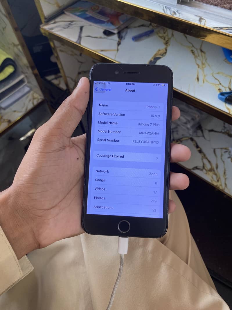 Apple iPhone 7 Plus 6
