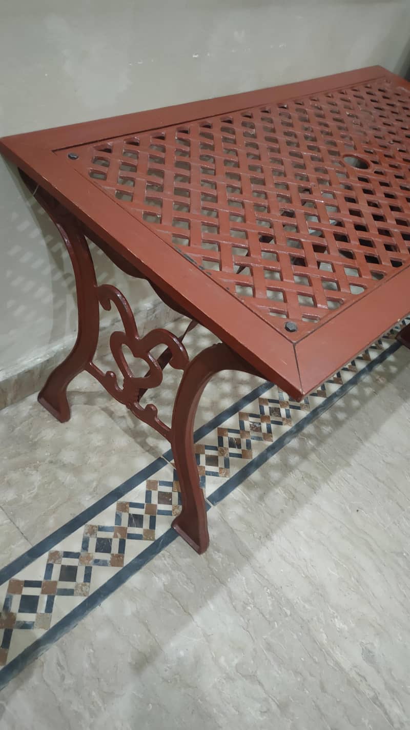 garden table 1