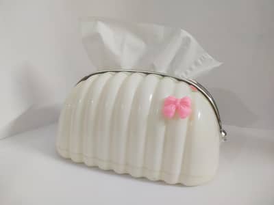 Cute Decorative Tissue Box Holder – White with Pink Bow – Like New