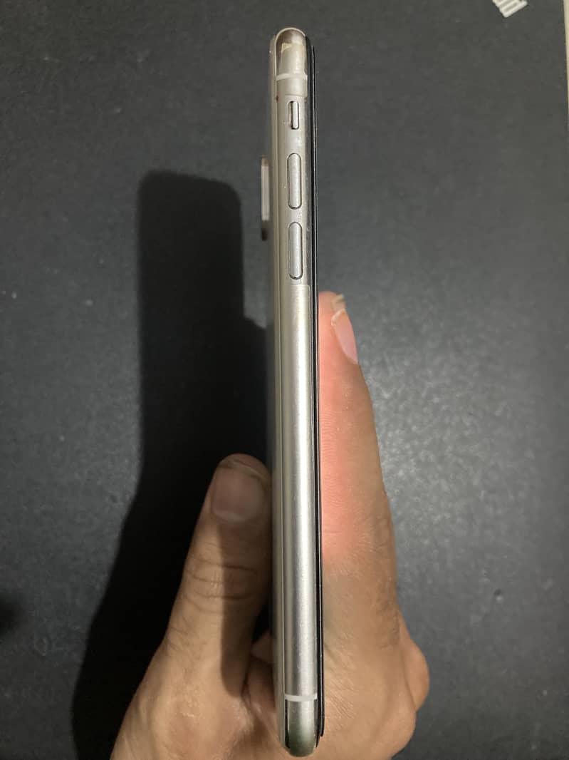 Apple iPhone X 3