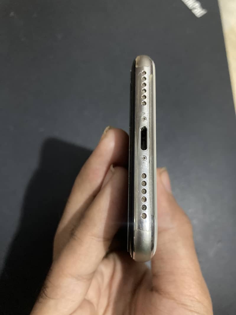 Apple iPhone X 6