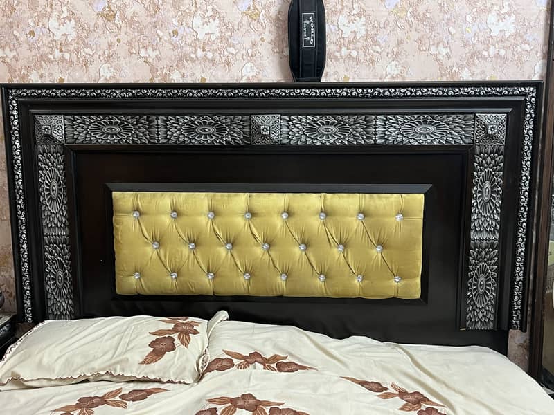 Full king size bed 0