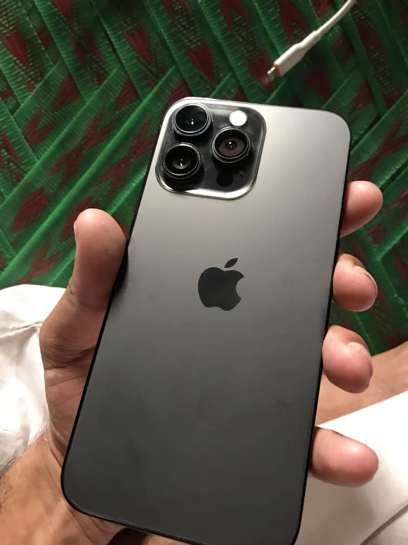 Apple iPhone 14 Pro Max 1