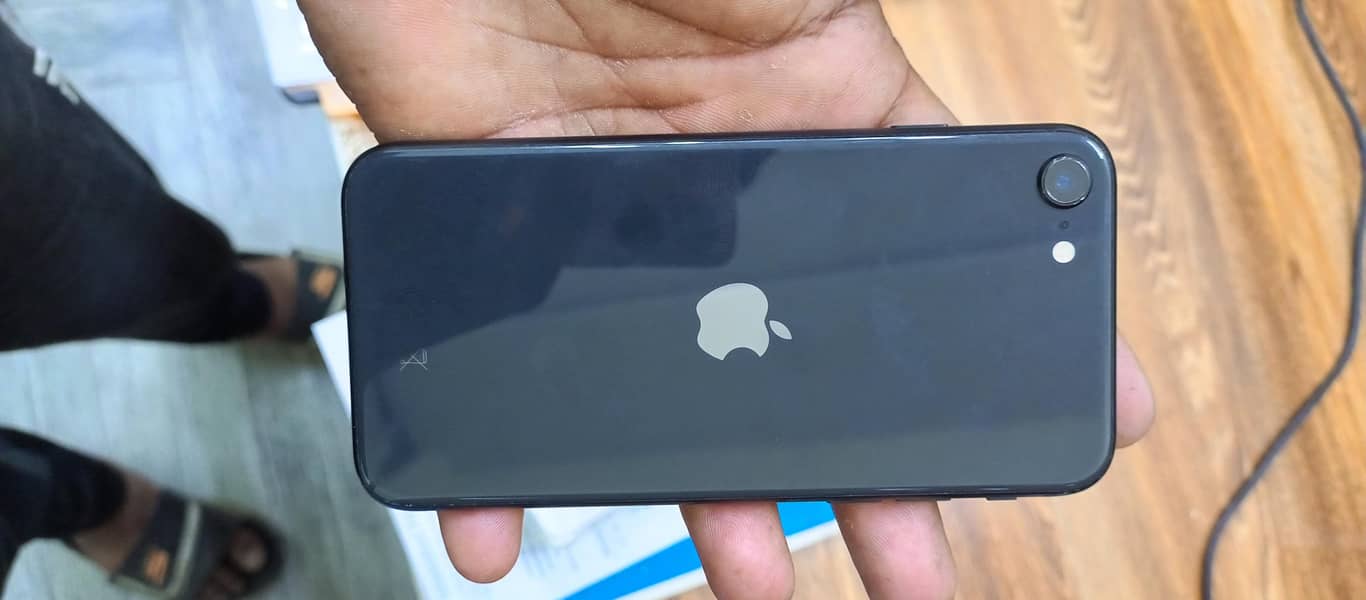 Apple iPhone SE 4