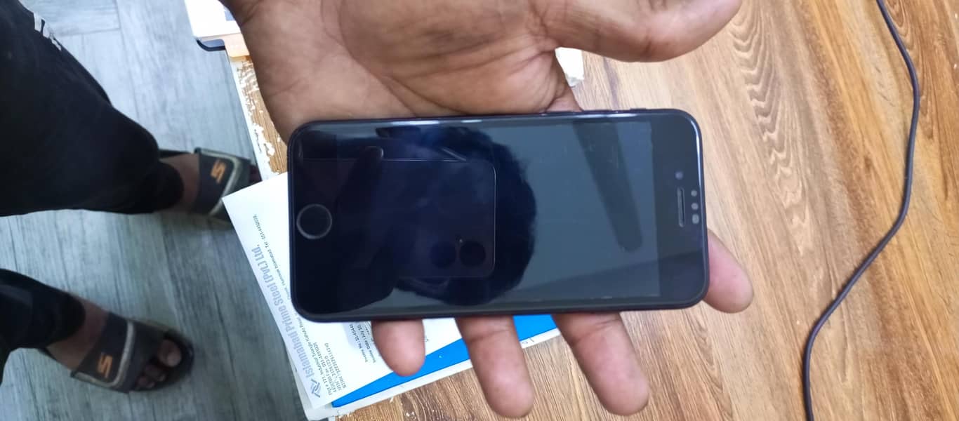 Apple iPhone SE 7