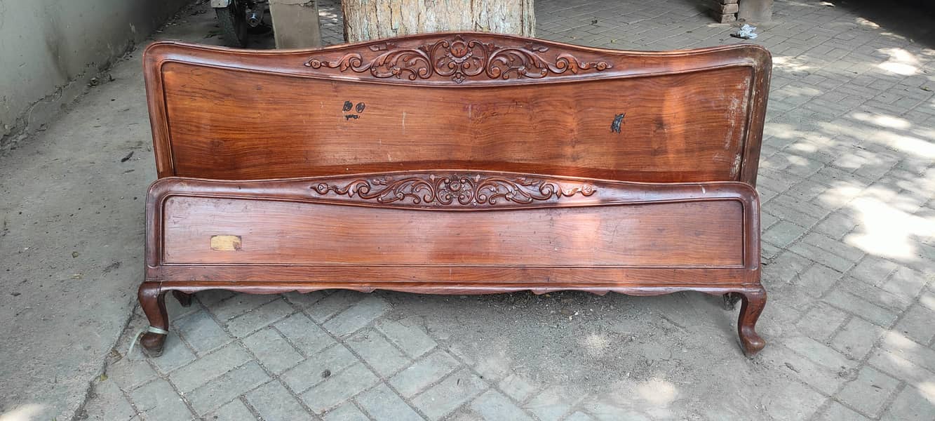 Duble bed 0