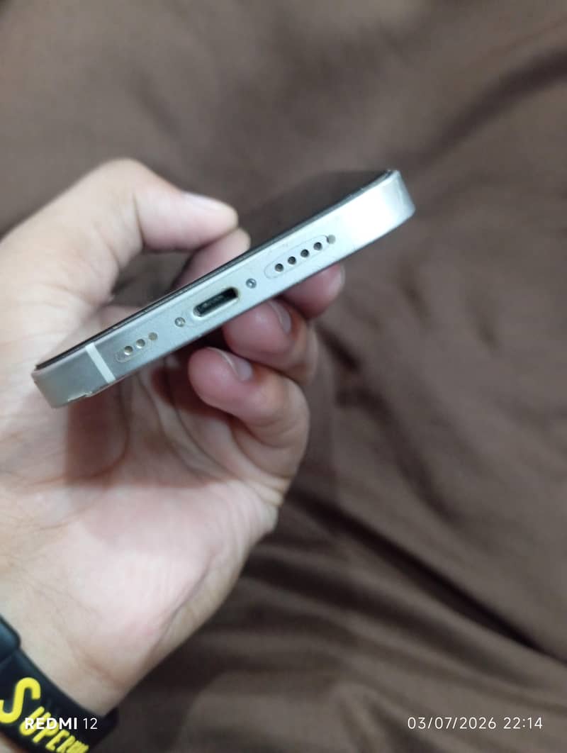Apple iPhone 12 1