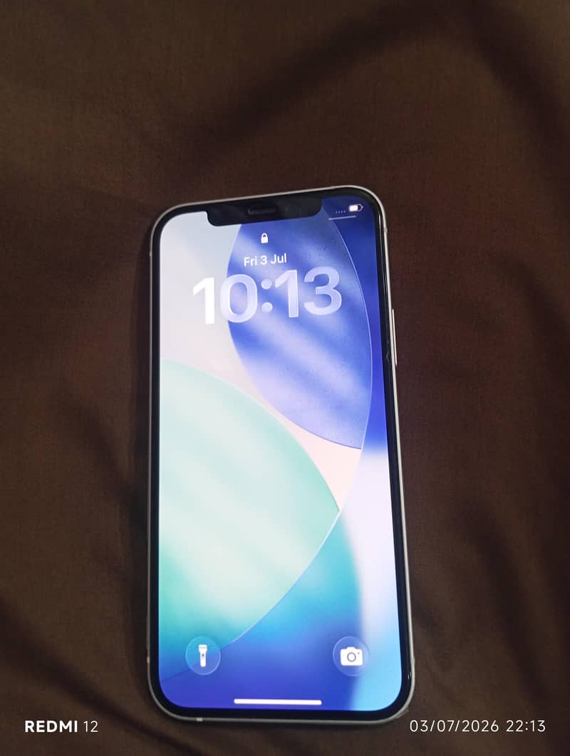 Apple iPhone 12 4