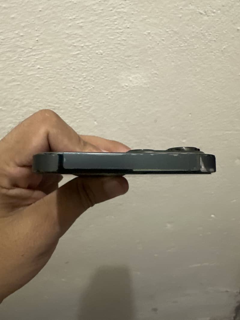 Apple iPhone 13 Pro Max 3