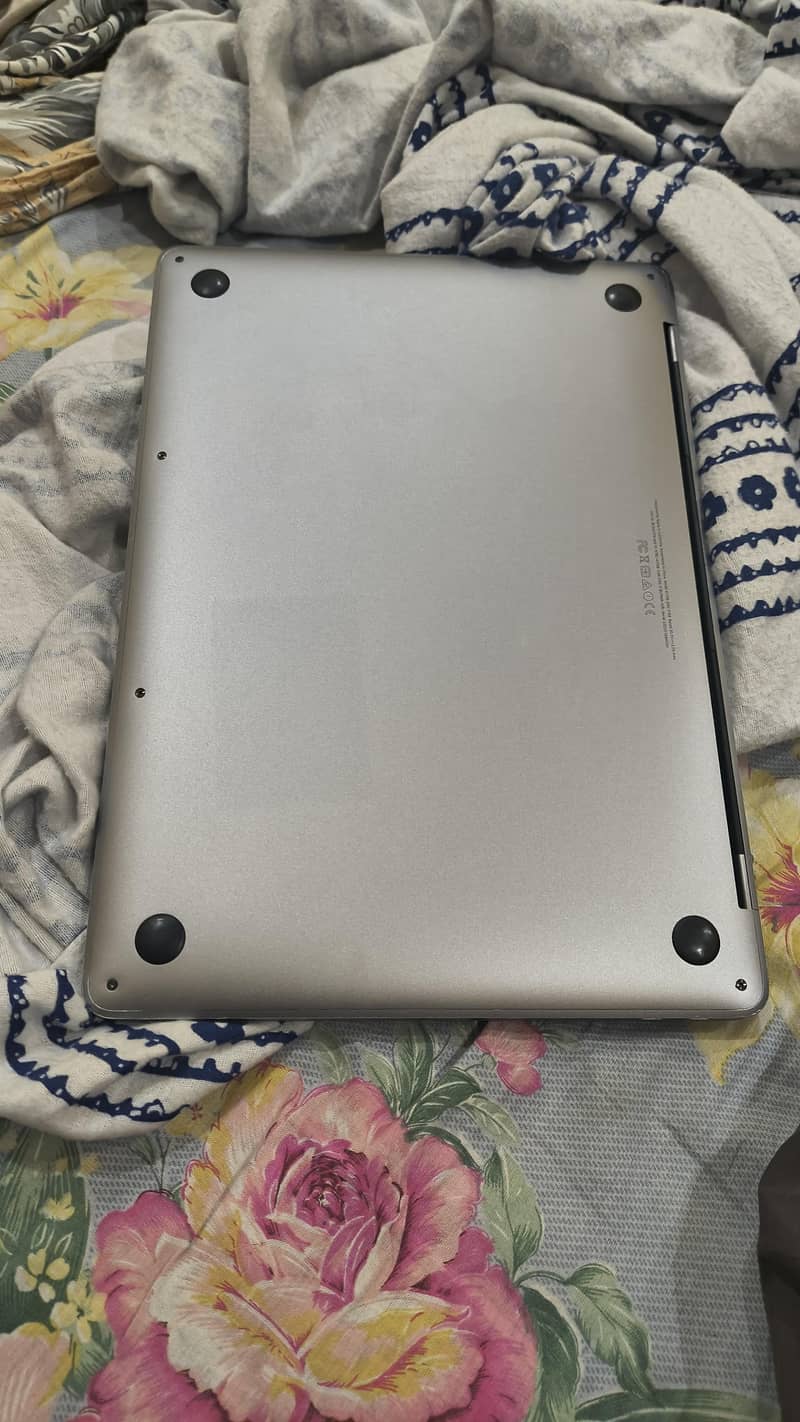 Macbook pro 2017 2