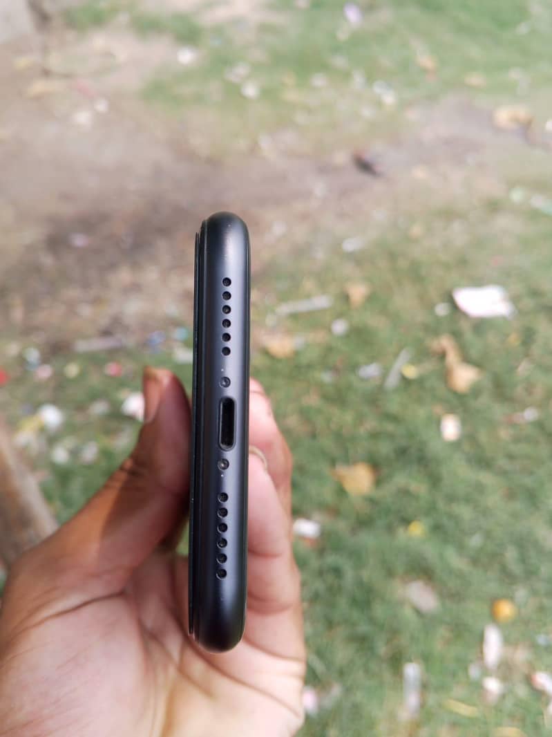 Apple iPhone 11 1