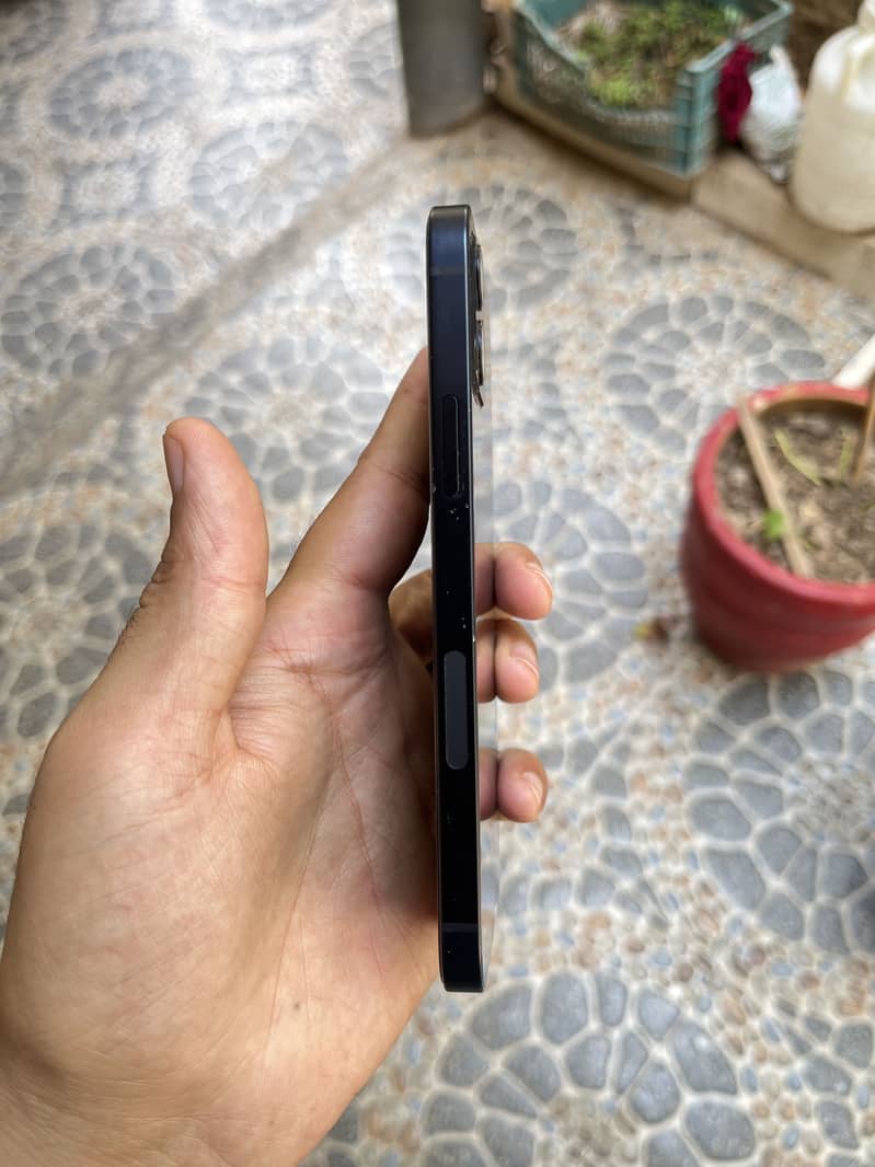 Iphone 12 4