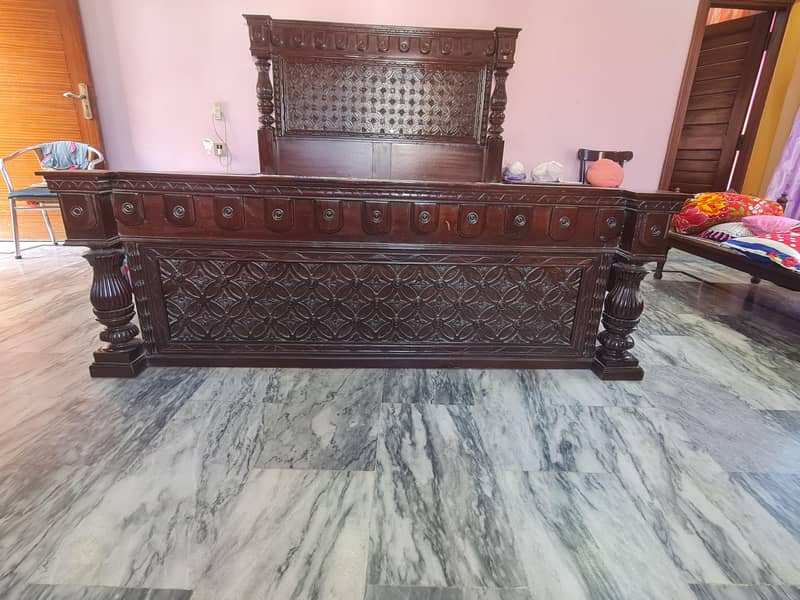 King size bed 2