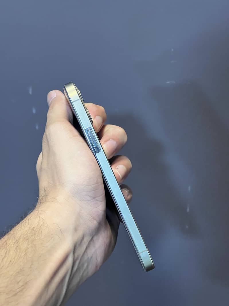 Apple iPhone 12 Pro 4