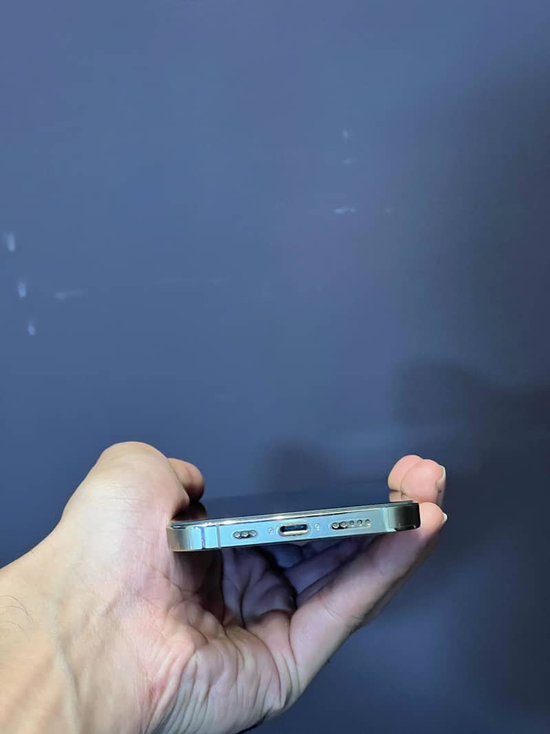 Apple iPhone 12 Pro 6