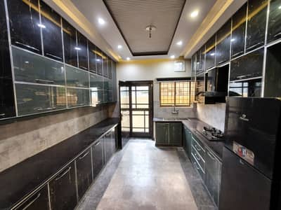 A BEAUTIFUL 10 MRLA HOUSE FOR RENT