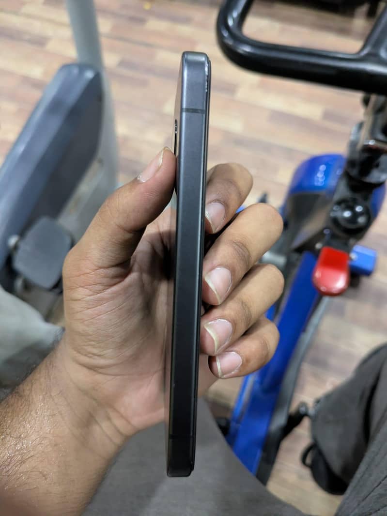 Google Pixel 9a 3